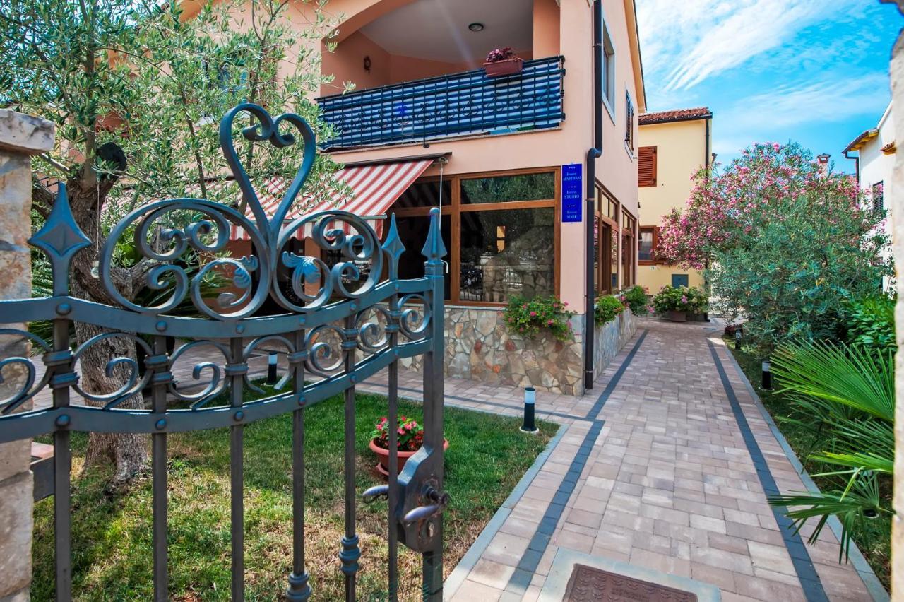 Апартаменты Casa Leona Ровинь Экстерьер фото